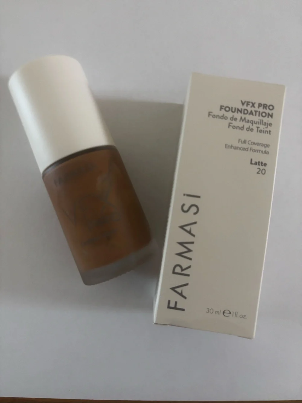 Farmasi VFX Pro Foundation - Latte 20 (Cream/Tan)